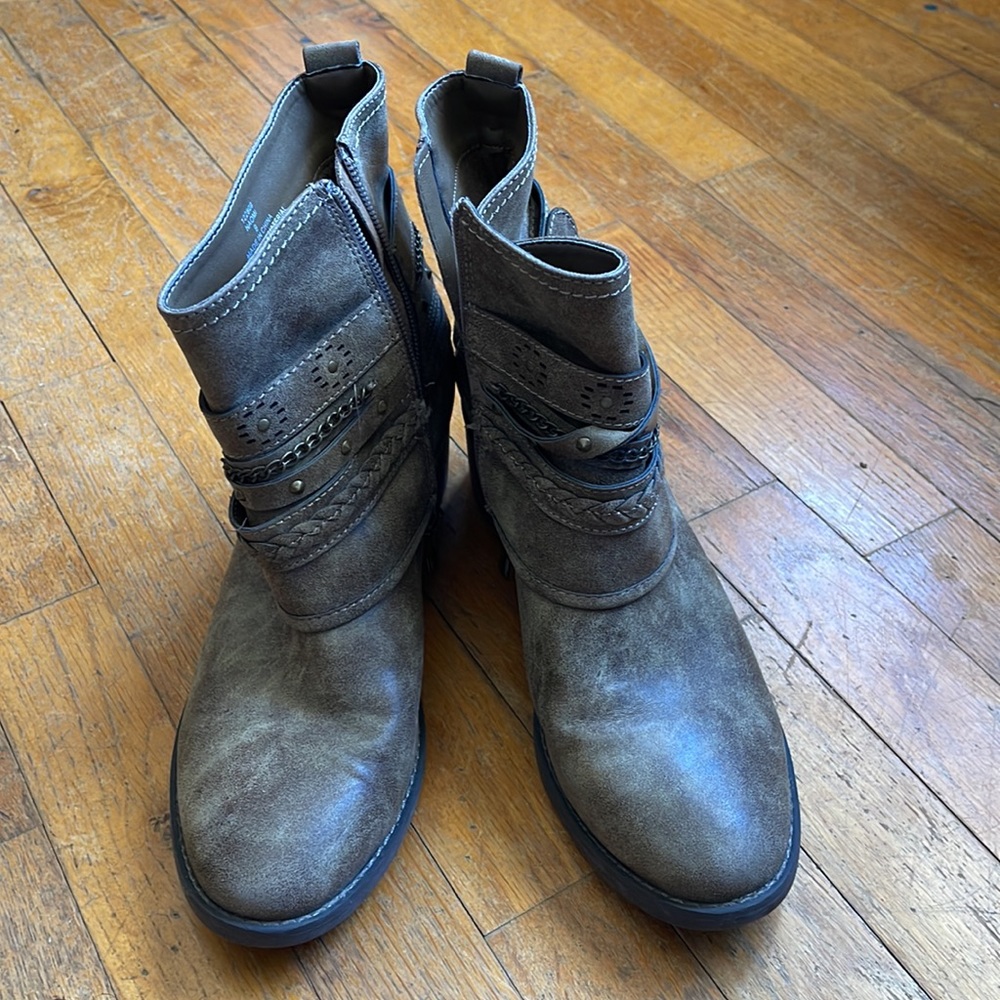 Light Brown Booties - image 2